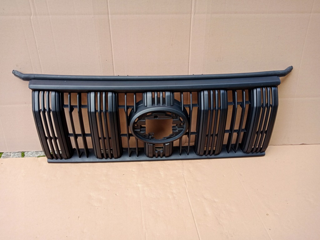 Купити Toyota land cruiser 150 рестайлінг  решітка радіатора решітка радіатора 53111-60c10