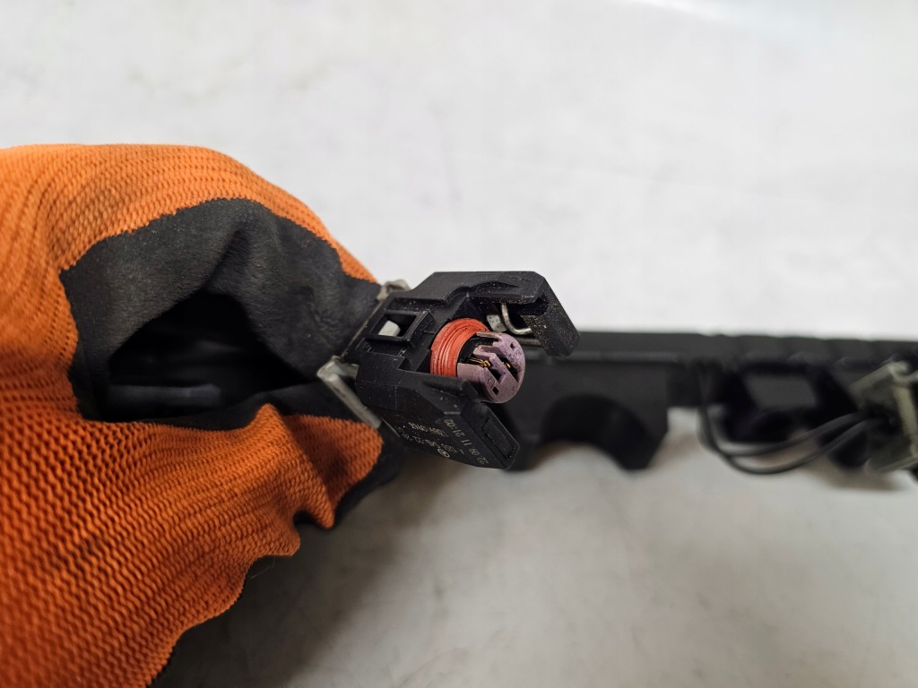 фото №8, Mercedes w212 w207 w204 w218 молдинг подаюча форсунки a6511509833