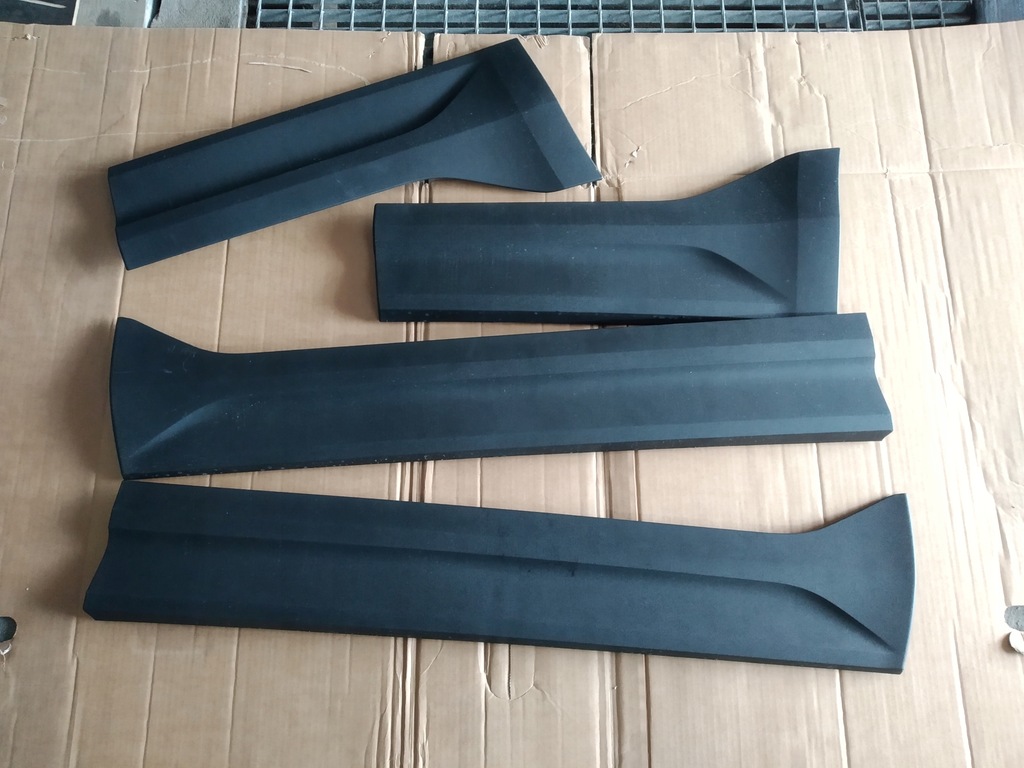 фото №1, Volvo xc40 молдинг дверная задняя левый