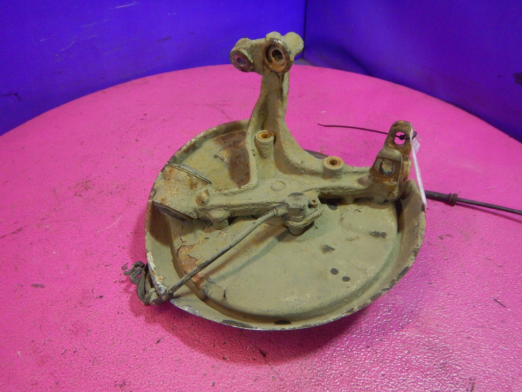 фото №4, Audi a4 b7 kombi avant поворотний кулак ступиця задня ліва