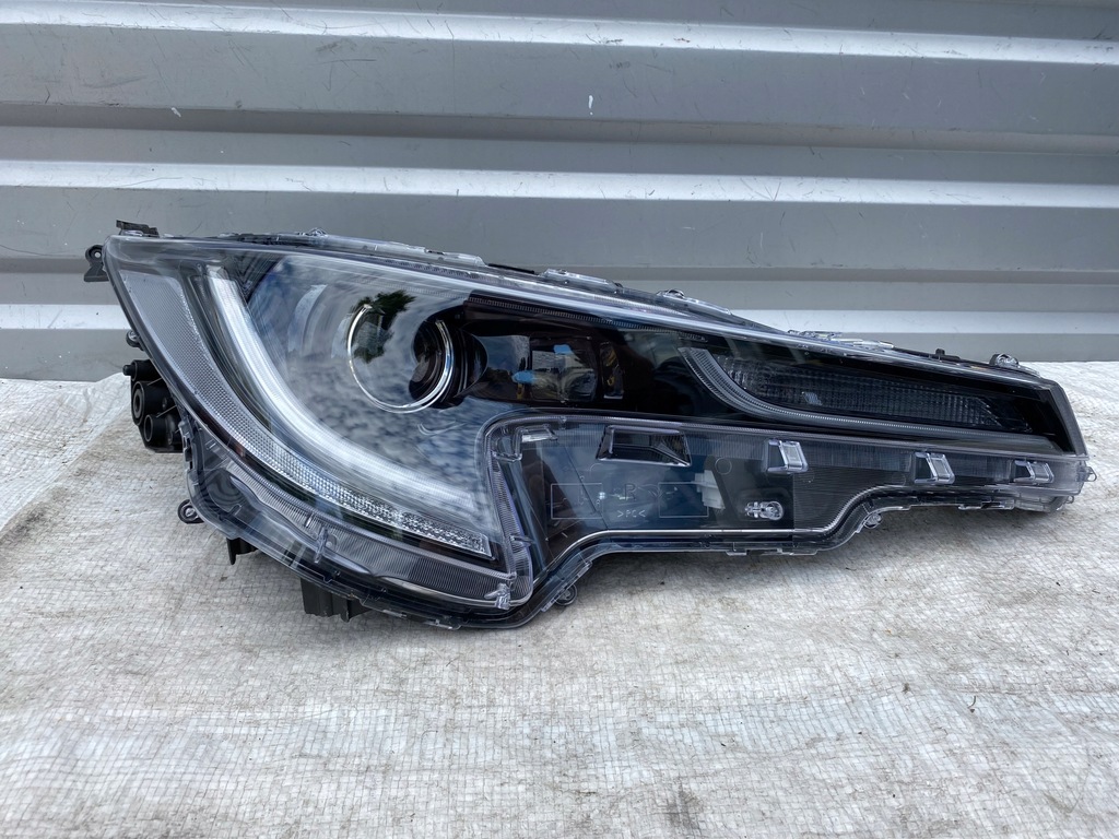 фото №1, Toyota corolla e21 лампа передня права full led