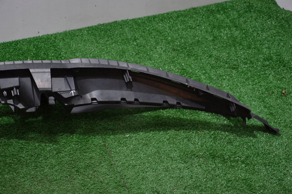 фото №10, Решётка средняя бампер перед porsche taycan 9j1807683c