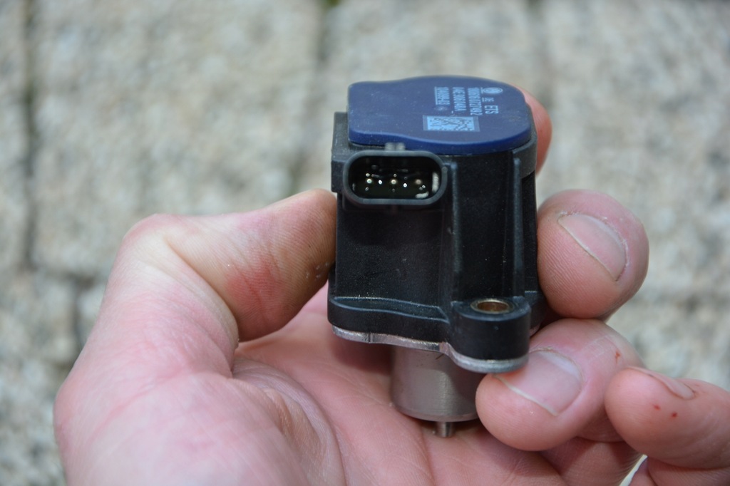 фото №7, Клапан электромагнитный vw polo 04e906048a