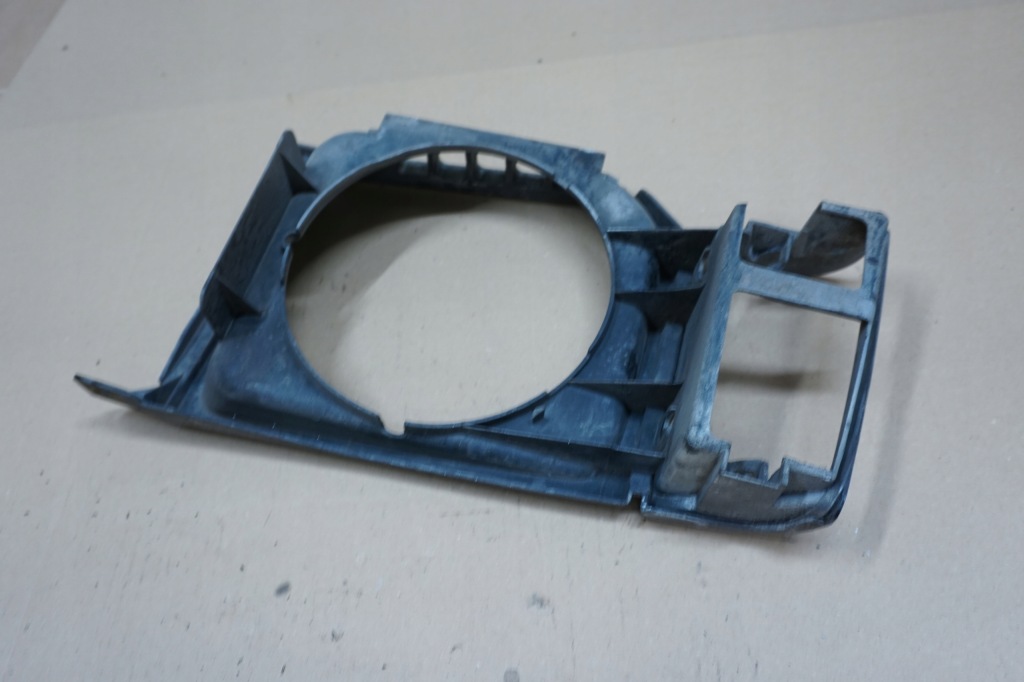 фото №9, Pajero i рамка кронштейн лампи лівий решітка радіатора 89r