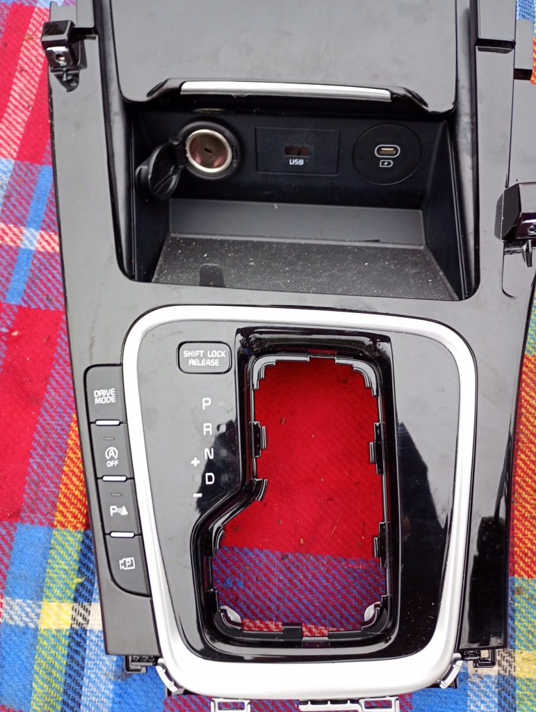 фото №2, Kia ceed панель рамка бардачок