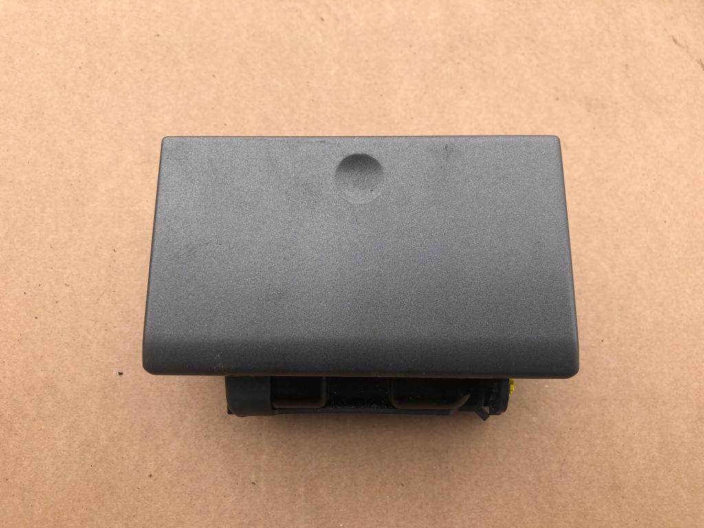 фото №1, Пепельница бардачок opel vectra c signum 9181518