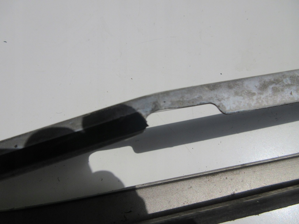 Накладки передней стекло 4шт. комплект . mercedes se w126 Цена