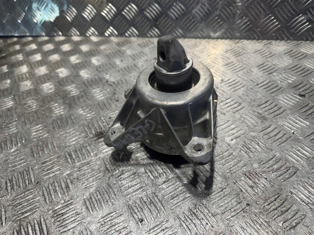 фото №1, Подушка двигателя левая mercedes w167 gle a1672405100