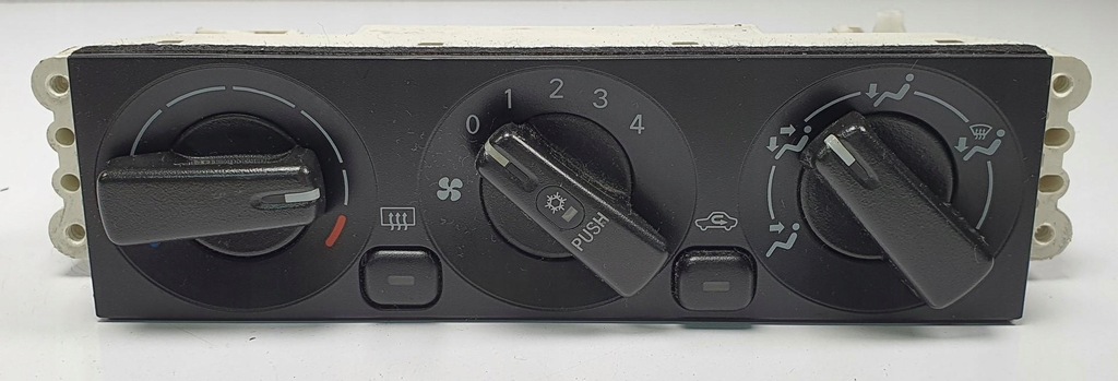 фото №1, Панель управление вентиляция mitsubishi space star mr262492