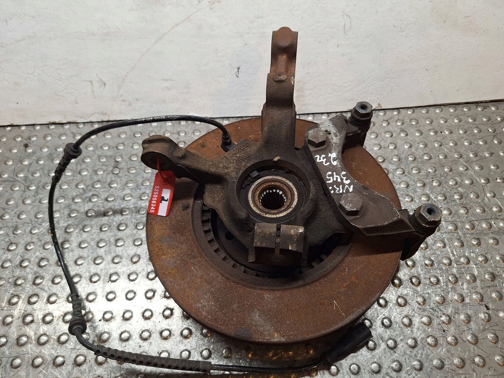 фото №1, Поворотный кулак перед левая 8200663586 renault twingo ii 1.2 1.6 tce 1.5 dci 07-