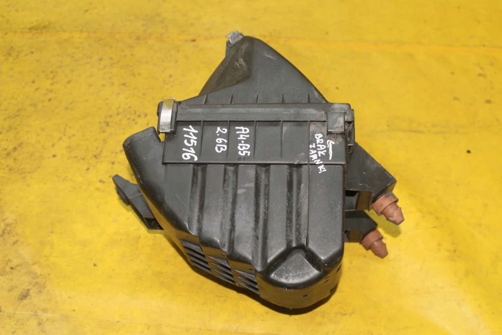 Корпус фільтра повітря audi a4 b5 2.6 078133837l в Україні
