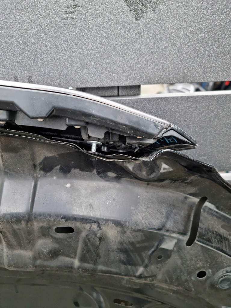 фото №9, Subaru forester 5 v капот кришка двигуна решітка радіатора решітка радіатора