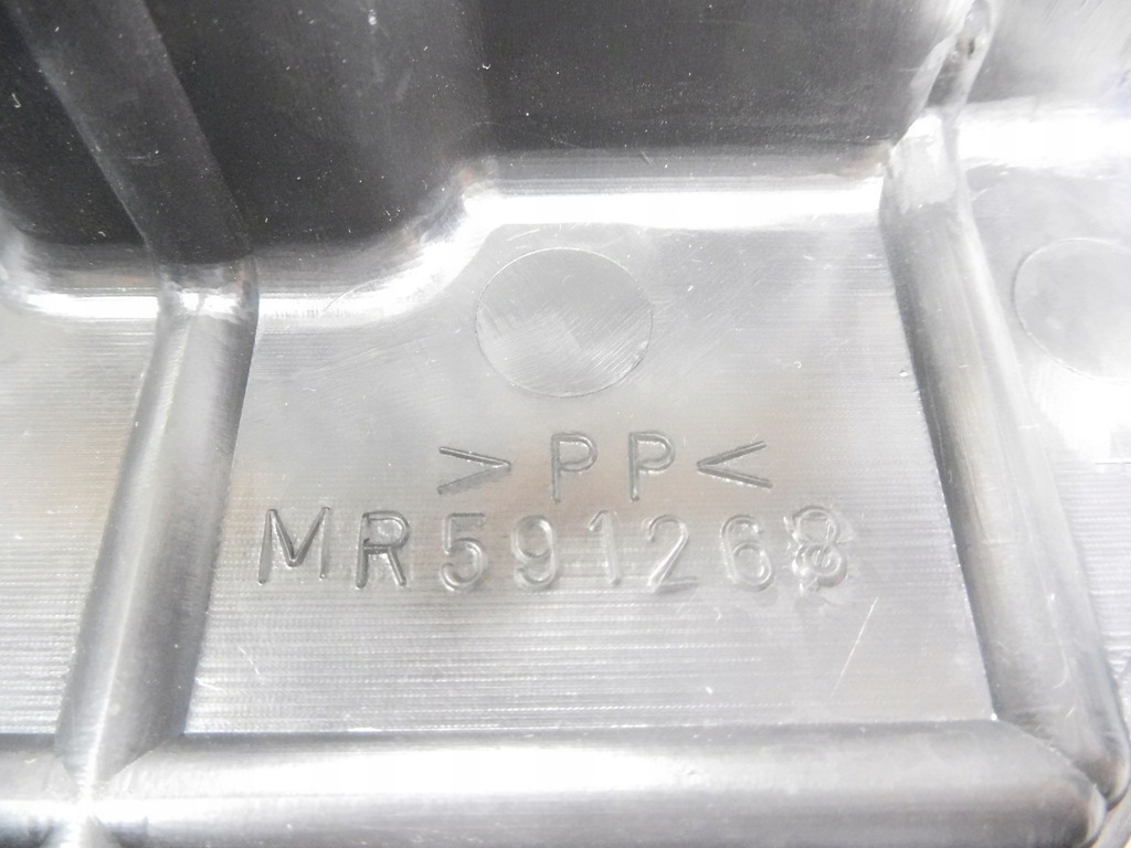 фото №6, Направляющая воздуха правая mitsubishi lancer оригинальный номер mr960364