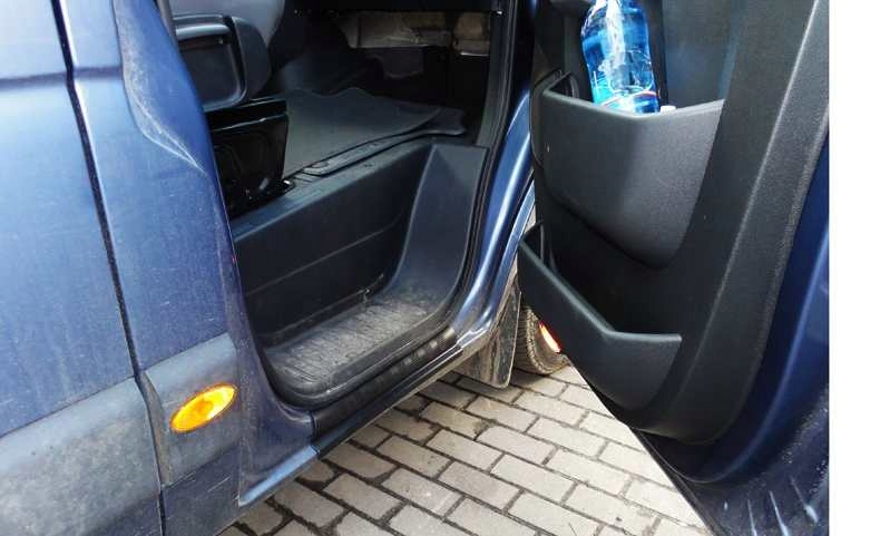 Накладки на пороги renault master 2011- в Украине