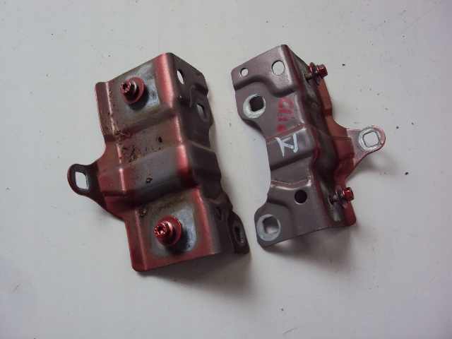 фото №2, Крепления крыльев перед renault clio v