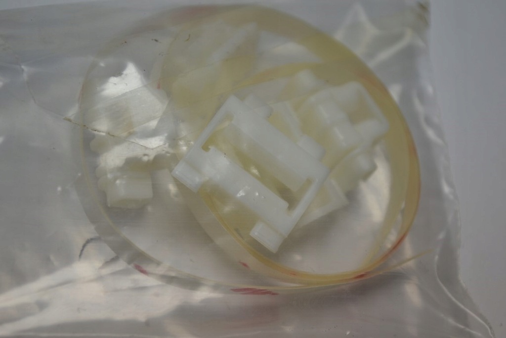 фото №7, Mercedes w201 190 молдинг крила права перед