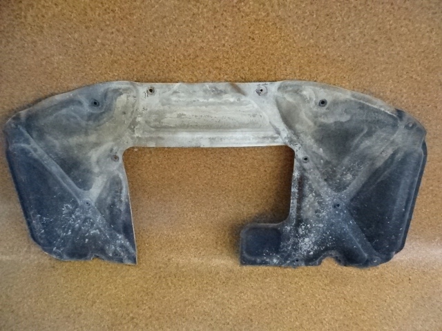 фото №1, Toyota hilux 12r шумоізоляція підкрилок капот