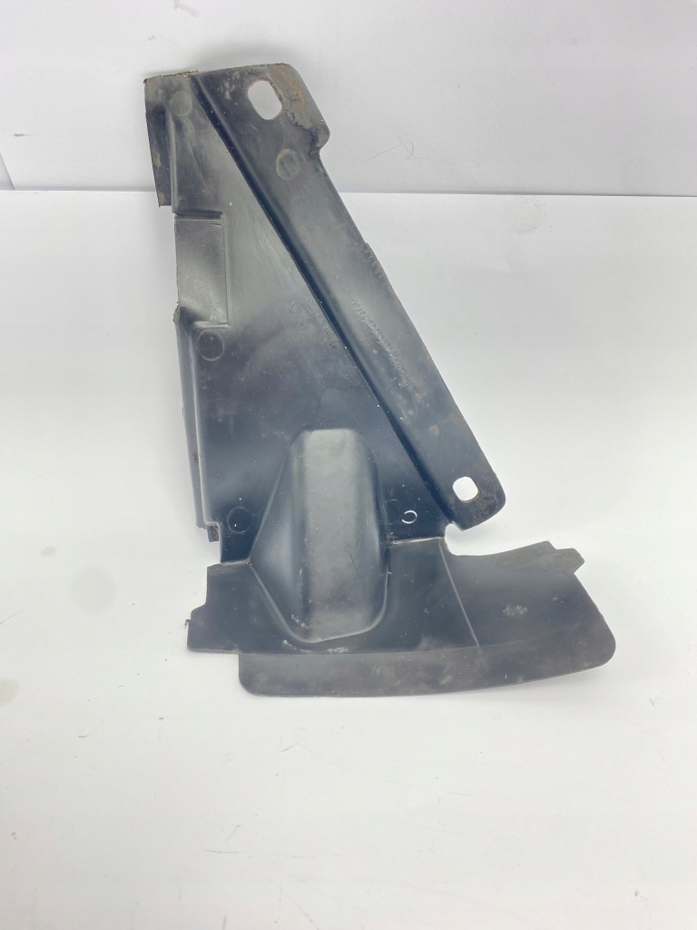 Купити Пластик накладка корпус лонжерон ліва mercedes m104 w124 1246280907