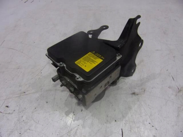 фото №1, Насос abs toyota avensis t27 2.0 d4d