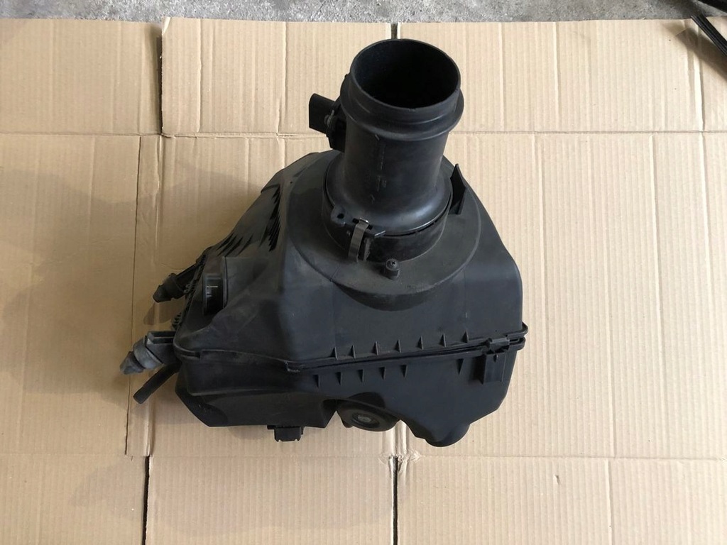 фото №2, Корпус фільтра повітря a6 c6 2.7 059133835f