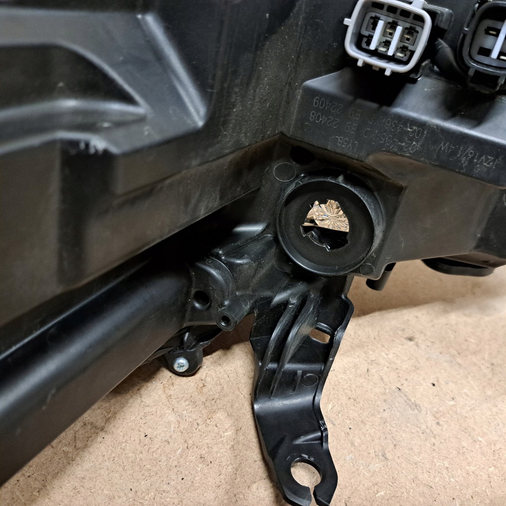 фото №8, Toyota corolla e21 sedan лампа фара full led правый europa