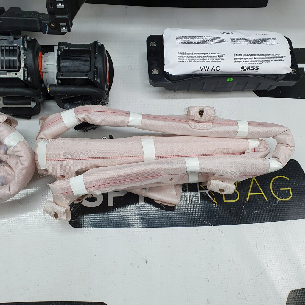 фото №11, Porsche macan приборная панель консоль приборная панель подушки безопасности подушка безопасности ремни stare возврат