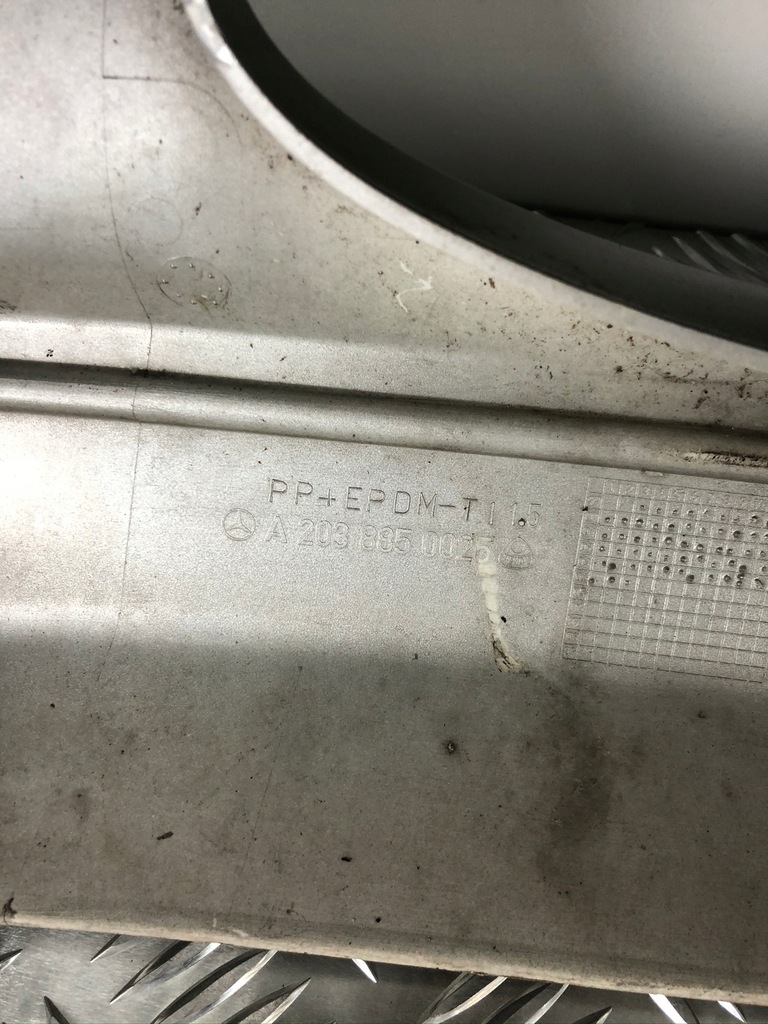 фото №9, Mercedes c-klasa w203 бампер перед передний a2038850025