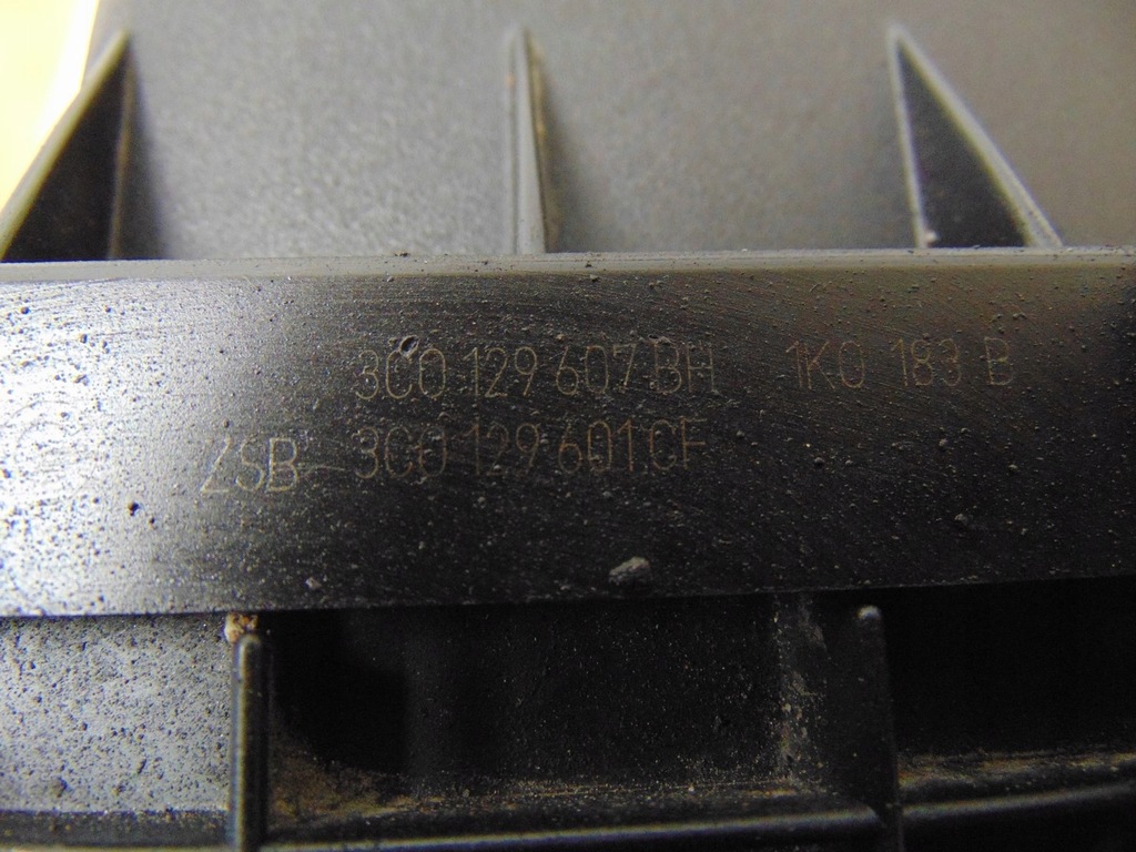 фото №10, Корпус фільтра повітря skoda octavia ii ift 2.0 tdi 3c0129607bh