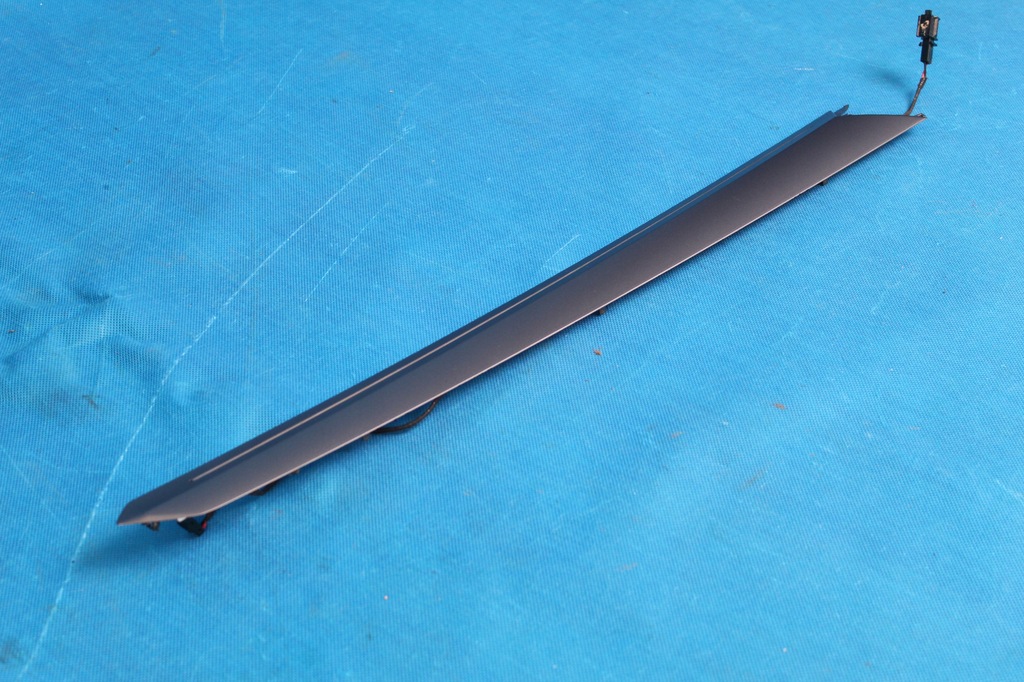 фото №2, Vw t-roc cabrio молдинг led дверь правый перед 2gc858066b 2021r