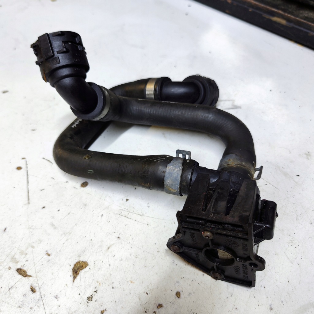 фото №1, Audi a4 b8 lift помпа wody 8k0819147a