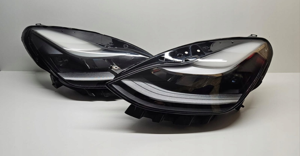 Tesla 3 рестайлінг  фара full led лівий праві фара комплект в Україні