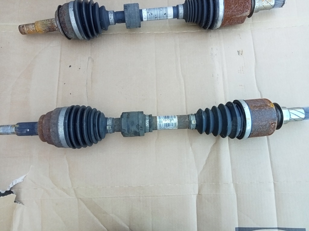 фото №1, Приводной вал левая короткий 1.3tce renault scenic iv 391015778r