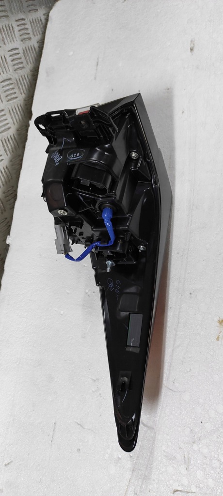 фото №3, Lexus rc f 2020 lift лампа задня задня w крила