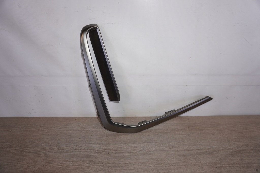 фото №1, Молдинг бампера перед bmw x7 g07 8092883 satyna