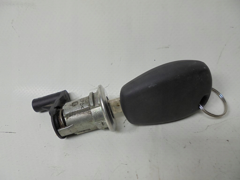 фото №1, Вкладка замка ключ крышки дверь dacia sandero stepway i