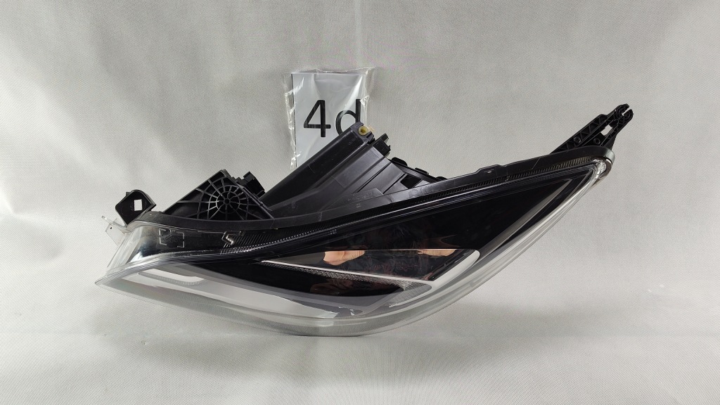 Opel insignia a рестайлинг  фара led левый фара левая 13409906 с Разборки