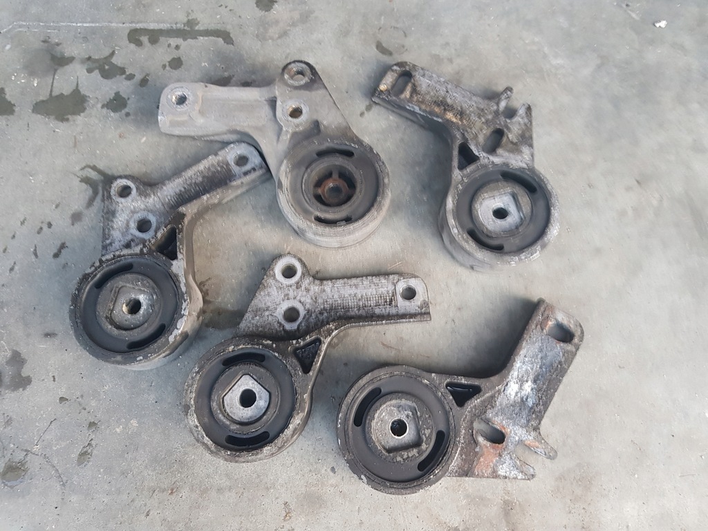 фото №1, Scania r кронштейн подушка радиатора