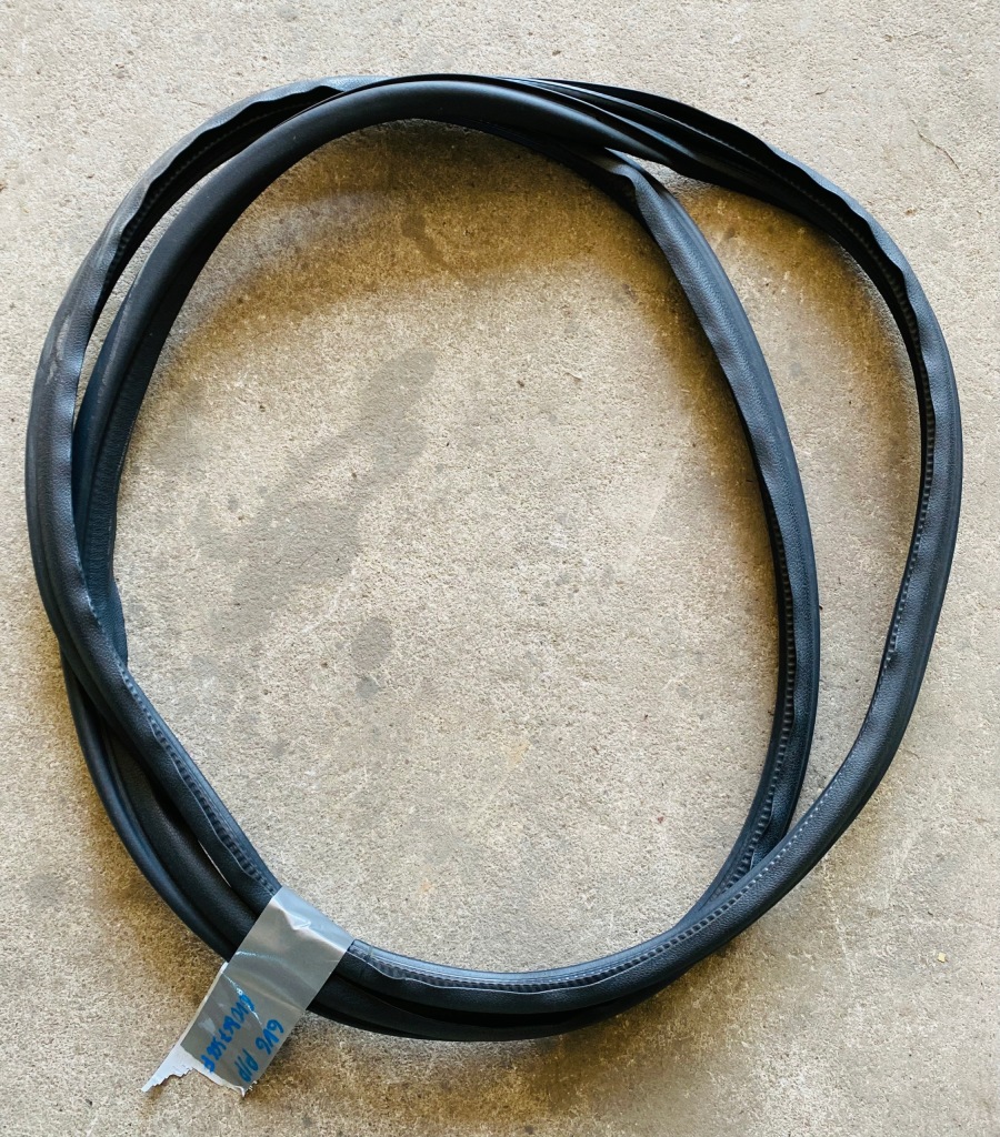 фото №1, Skoda fabia iii прокладка дверь правая 6v6867366