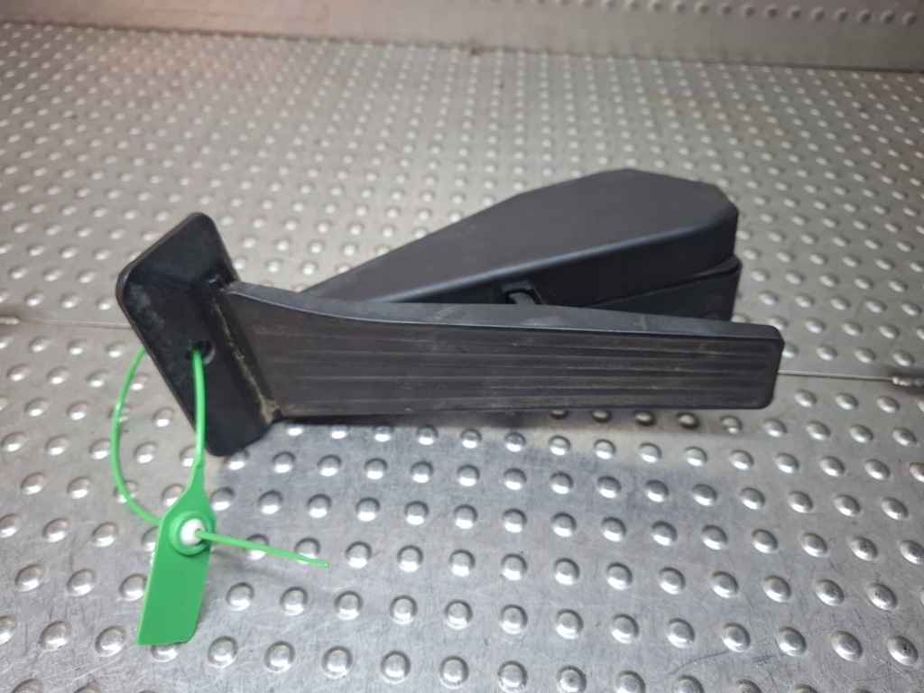 фото №1, Педаль газа потенциометр 6853176 bmw 1 e87 e81 e82