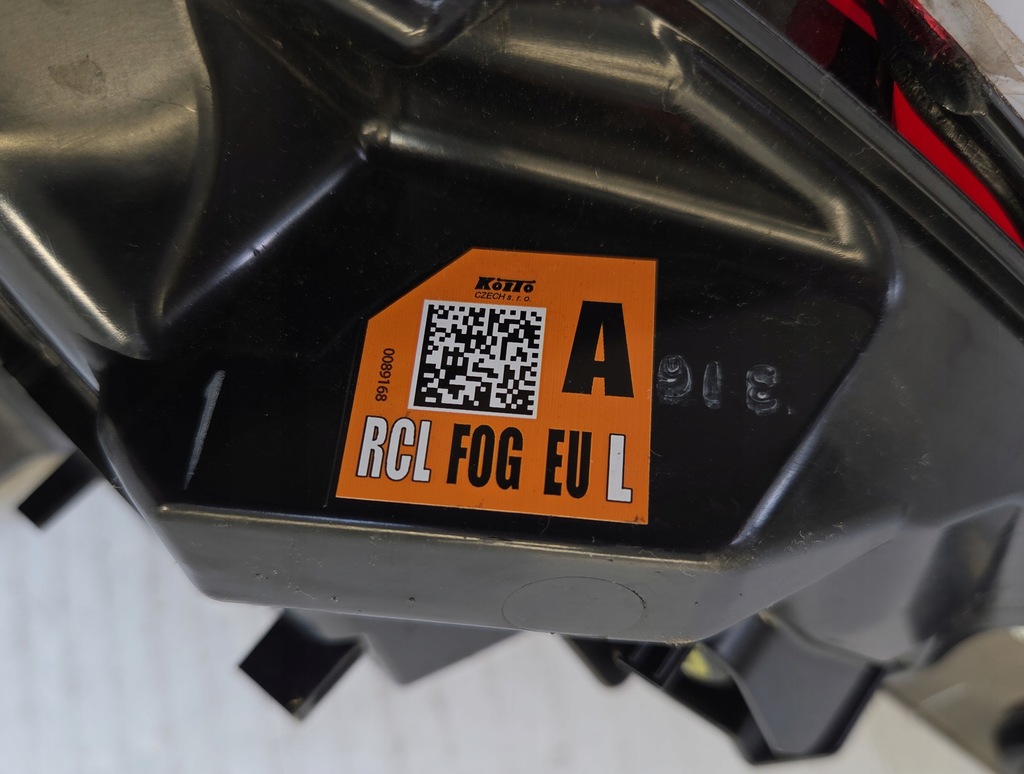 фото №10, Лампа левая задняя toyota aygo x 22- оригинал europa повреждённая