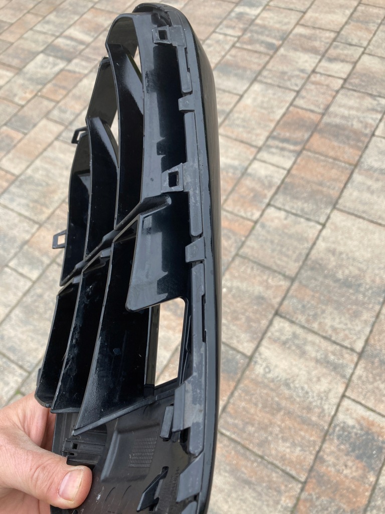 Bmw x1 f48 решётка бампера правая передняя pdc Цена