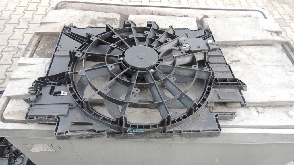 Купити Вентилятор радіатора jaguar f pace