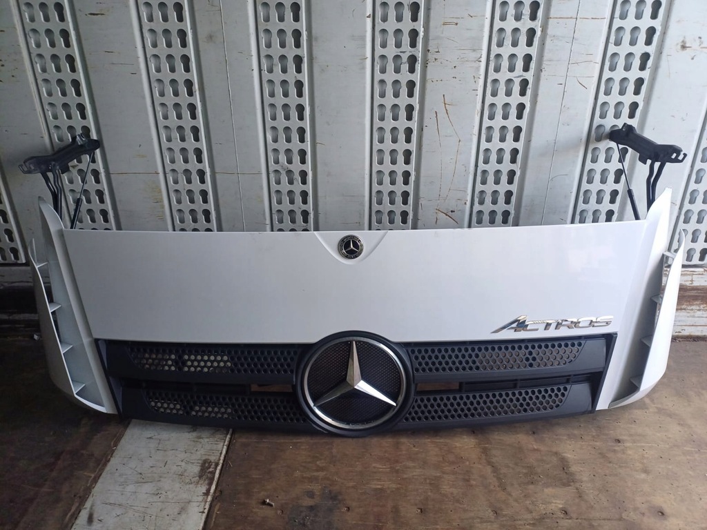 фото №1, Капот кабины облицовка poliki решётка радиатора решётка радиатора mercedes actros mp4 mp5 euro 6 белый