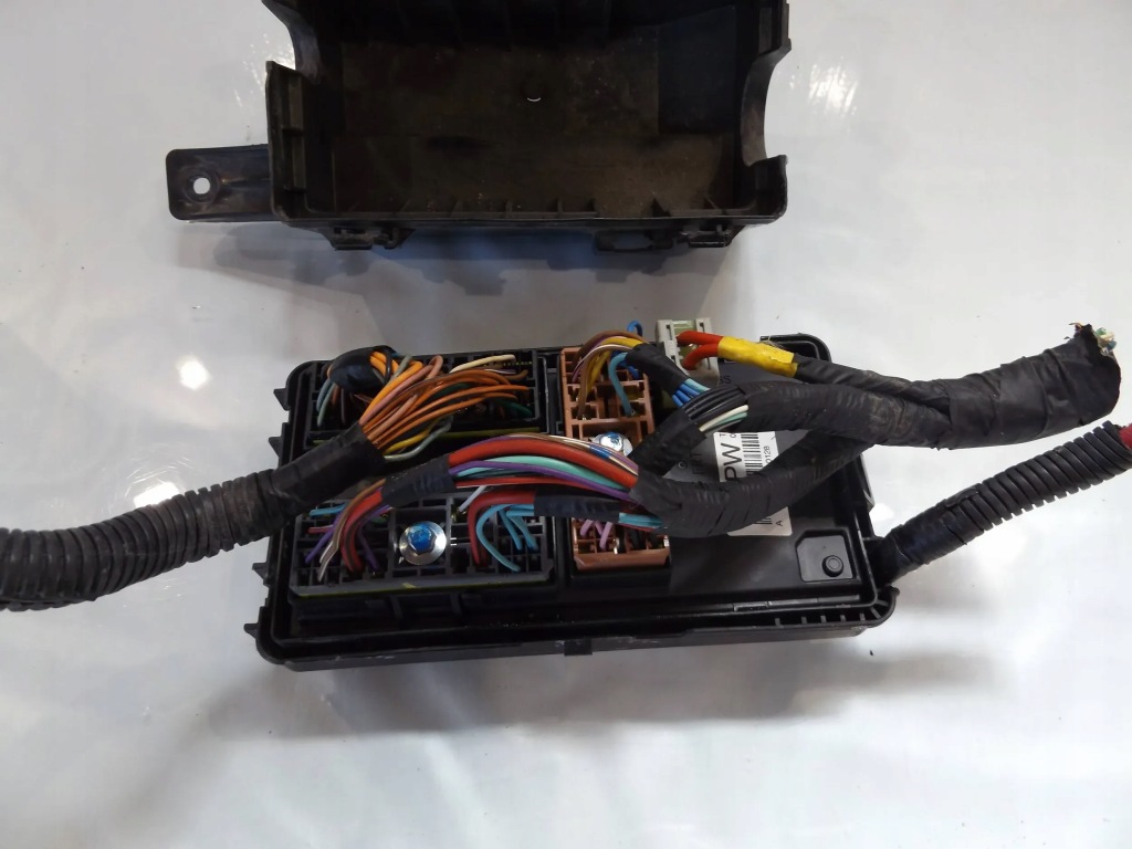 фото №2, Aveo t250 1,4 коробка предохранителей