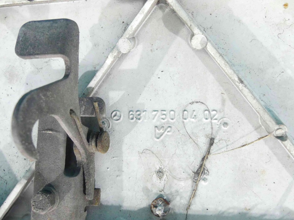 Капот передня mercedes mb100 92-95 білий Зі Шроту