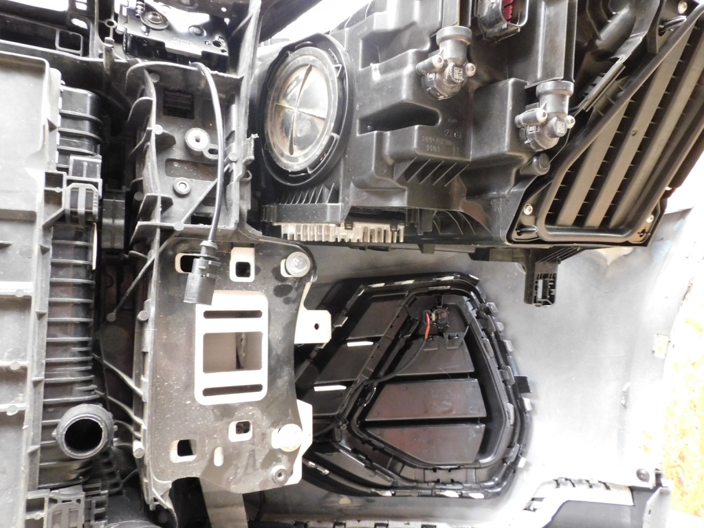 Audi q3 83a s line перед бампер ліхтарі  капот ремінь крила full led Ціна