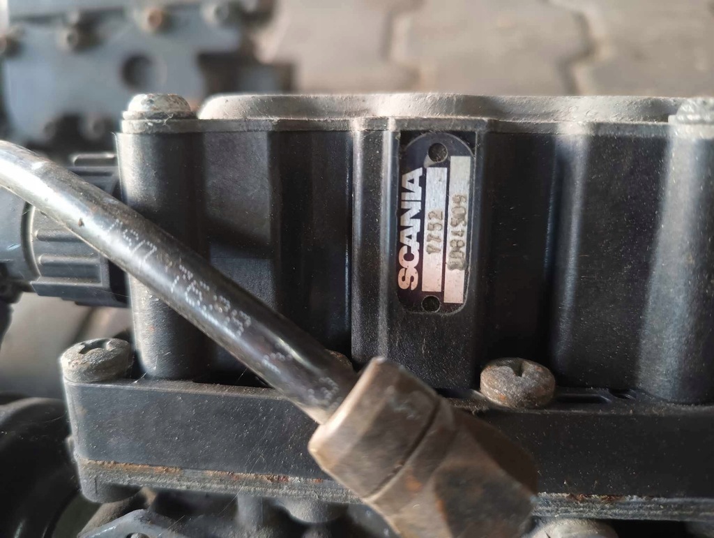 фото №7, Клапан подушек scania r 2084509 1889796