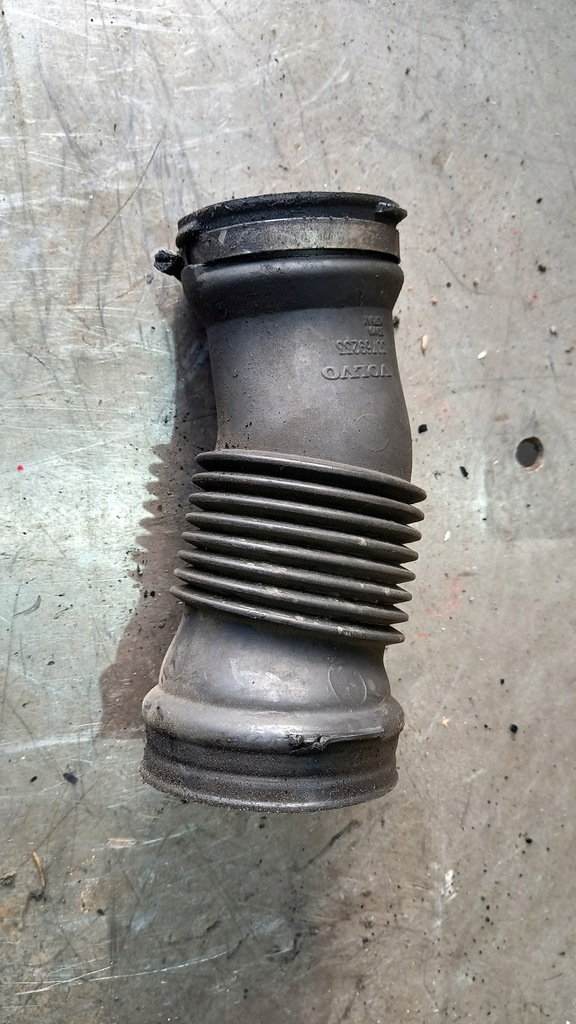 фото №1, Volvo s60 2.4 d5 труба воздухозаборник воздуха 30769233