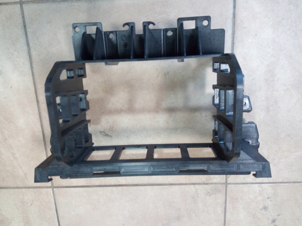 фото №3, Рамка радио консоли bmw 5 f07 9142660 eur. oryg.