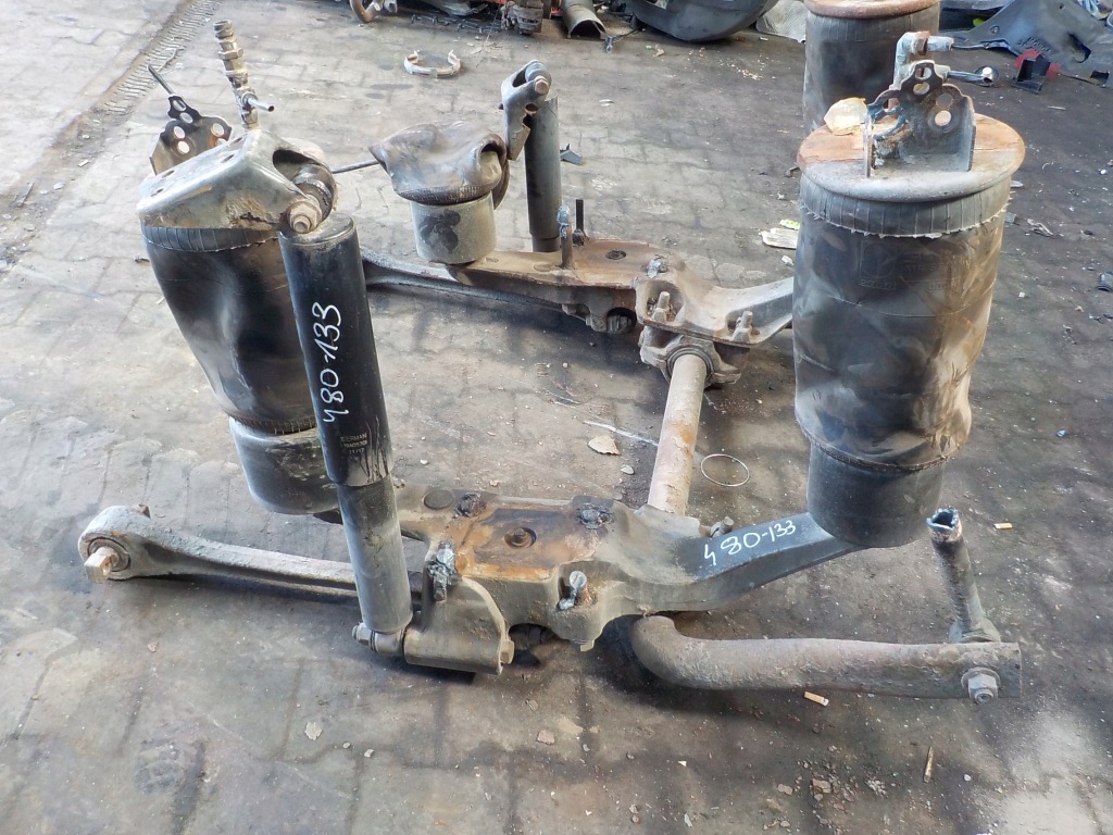 фото №1, Volvo fh480 підрамник комплект задня подушки безпеки półresory